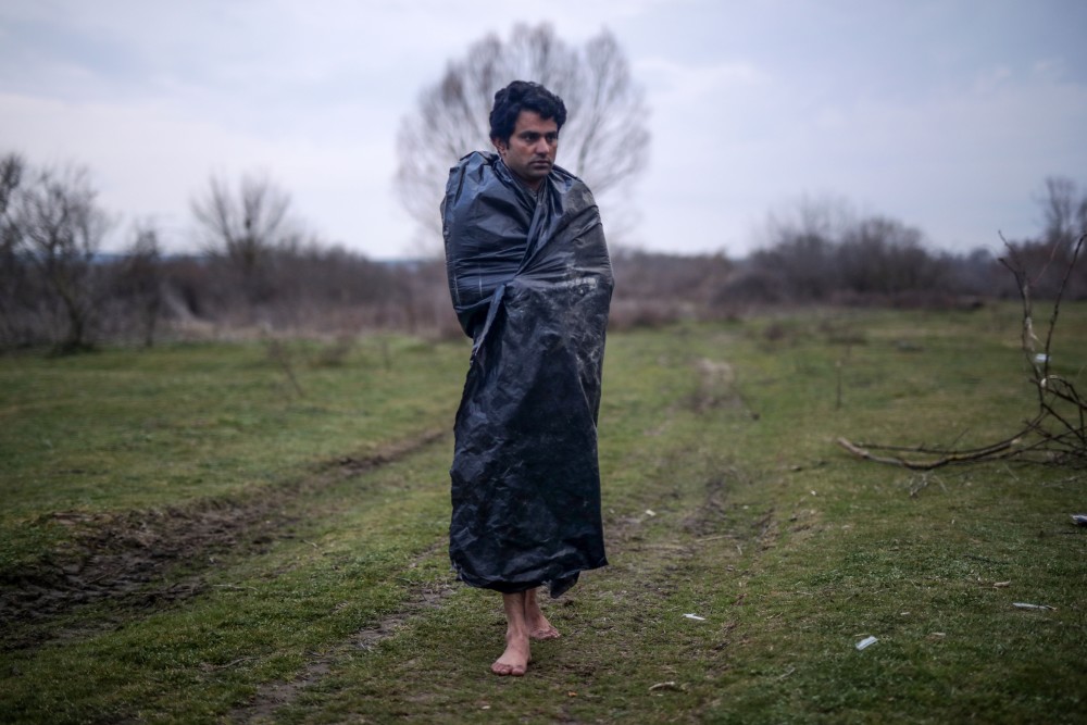 无数叙利亚难民涌向希腊被抢走积蓄扒光衣服赶回土耳其