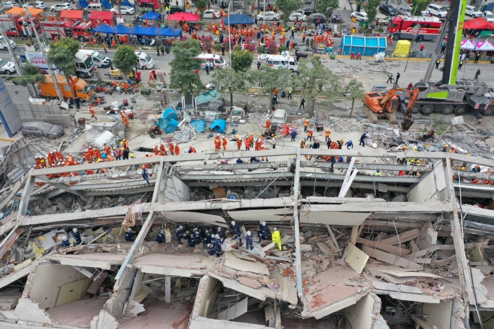 福建泉州欣佳酒店坍塌事故救出42人 9人自救逃生