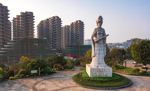 对于奢香夫人的功绩,朱元璋曾赞道:"奢香归附,胜得十万雄兵".