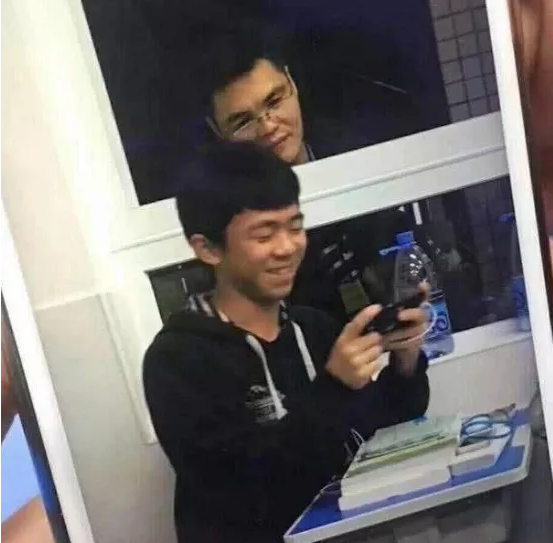 学生冒死偷拍的老师当看到最后一个网友这谁也招架不住