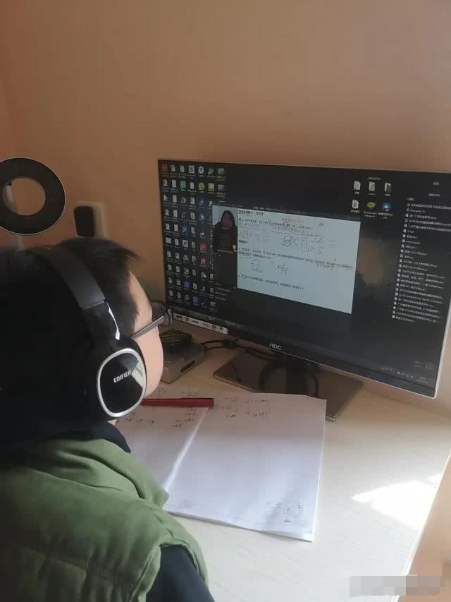 河北又一孩子因为上网课被家长批评孩子竟做出这样的事家长都傻眼了