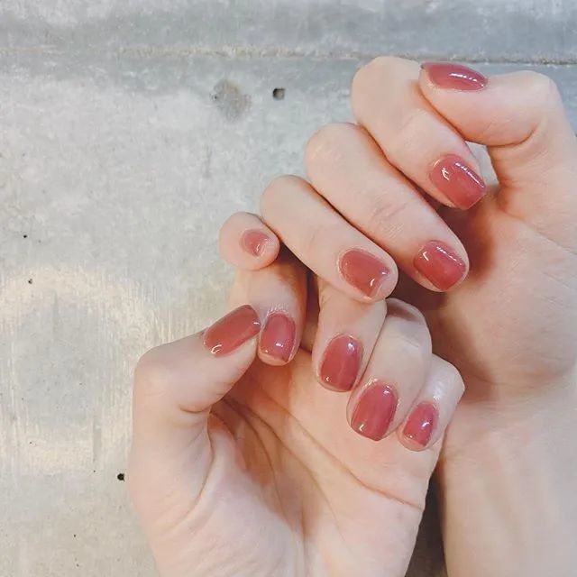 超耐看得单色美甲,简简单单就可以很吸睛