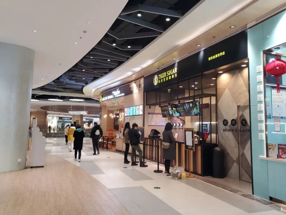 今天我实探南京3家商场人气冷清生意惨淡