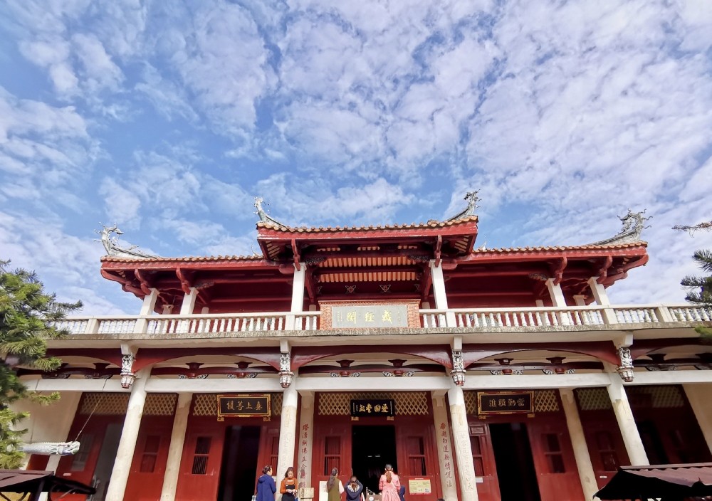 在电视剧和电影中经常会出现藏经阁,开元寺的藏经阁原来是法堂,是元代