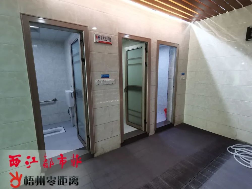 新兴二路的中国石化加油站,公共卫生间干爽整洁.