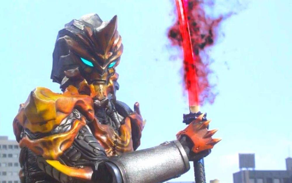 和赛罗很像,但却更加的霸气!