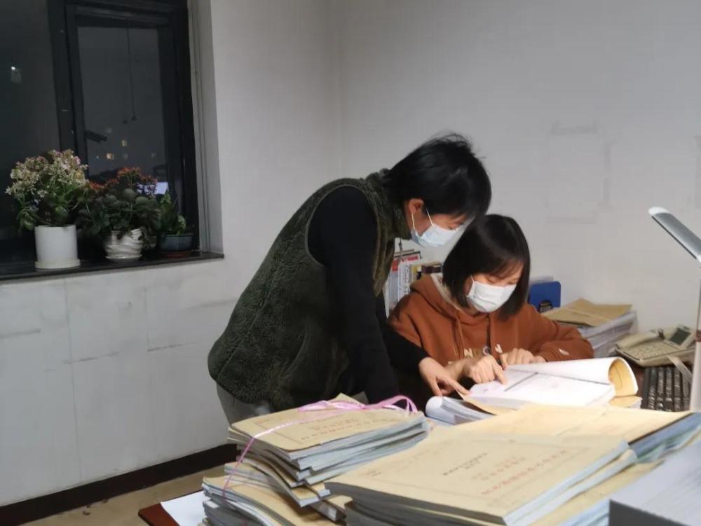 六位女檢察官,再加上蘇慧婷,孔鶴,霍雨佳,葉雨露等女檢察官助理,