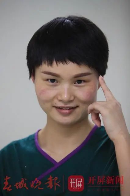 黄燕,31岁,曲靖市妇幼保健院."无穷的力量都在逆行中".