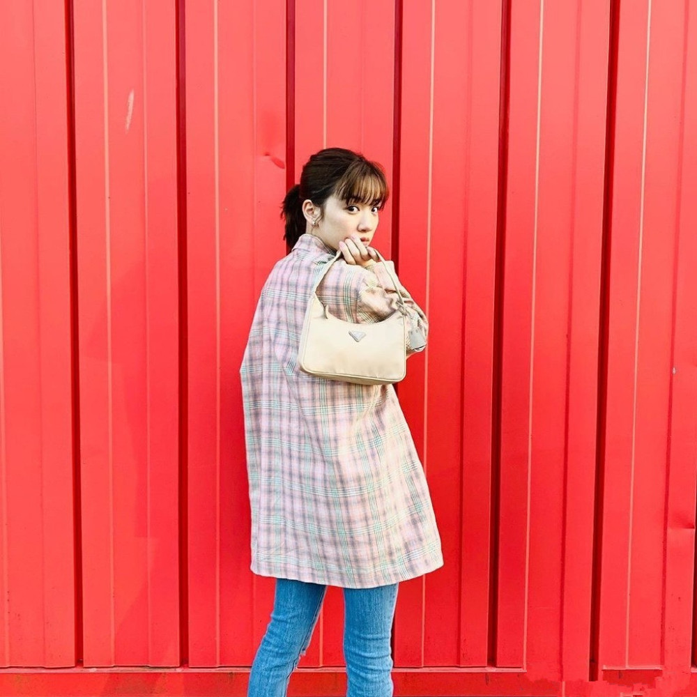 仙女哭创始人永野芽郁穿碎花裙配针织衫好清新难怪能爆红