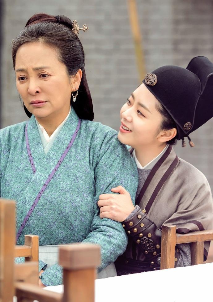 57岁李勤勤素颜老态尽显三嫁外国人都离婚如今生活不修边幅