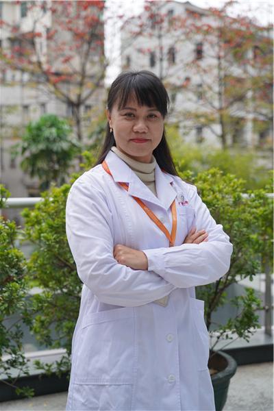 大学附属第一医院院感科主任叶丹 17年前的非典时期,冲锋在前的医生