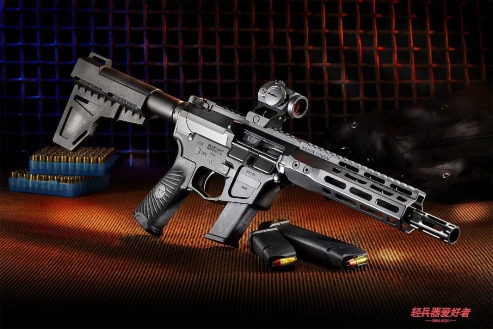 威尔逊战斗的ar9型手枪只有一个握把又没有枪托就是手枪