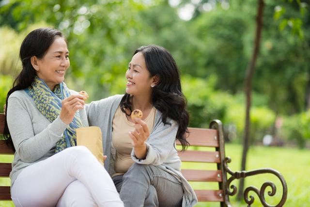 鄰居長舌婦挑撥婆媳關係,兒媳回擊怒懟: