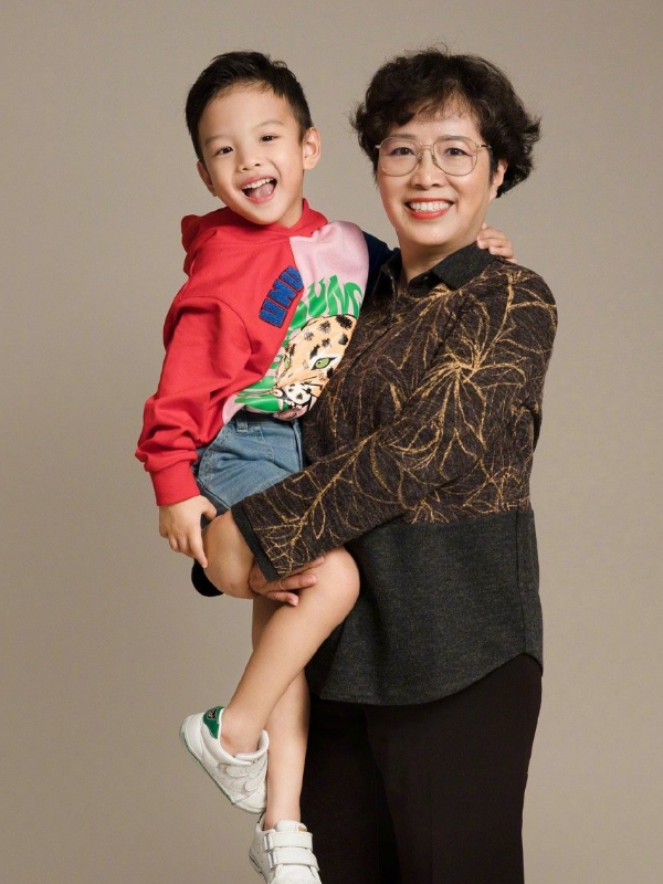 而在这部戏中,张杨果而将活泼善良的千金小姐诠释得非常好,而这部戏在