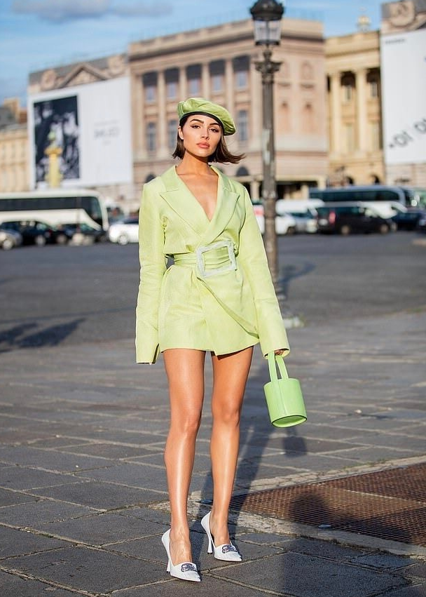 集美貌与治愈于一身的盐系女孩都在穿甜美渣女风