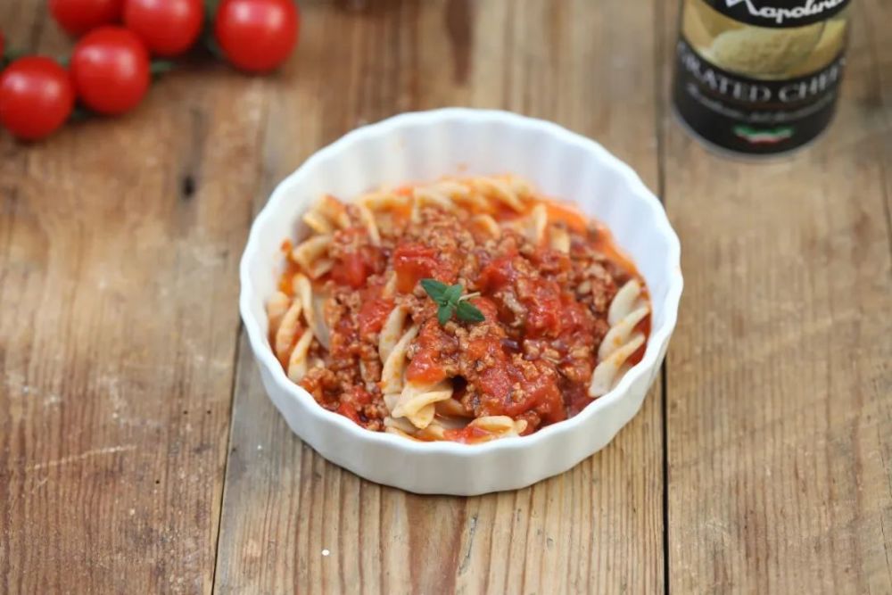 不加一滴水，用番茄罐头做的牛肉酱意面，分分钟光盘_腾讯新闻