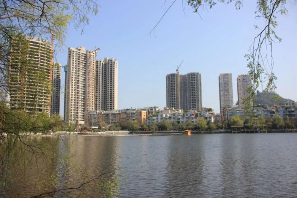 在六枝与你再相见一起穿梭在六枝的大街小巷感受市井生活的惬意羊肉粉