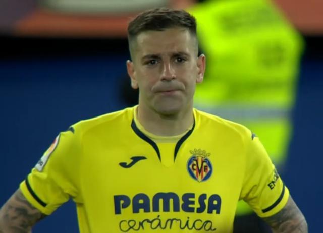 比利亚雷亚尔派上帕科,赫拉德-莫雷诺和莫伊-戈麦斯三位进攻好手,卡