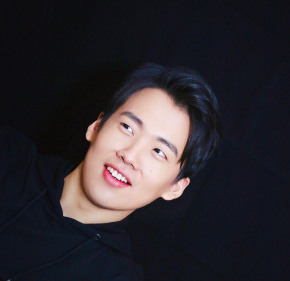 郭麒麟喜提夏洛克配音惊艳背后的相声功夫才是成功关键