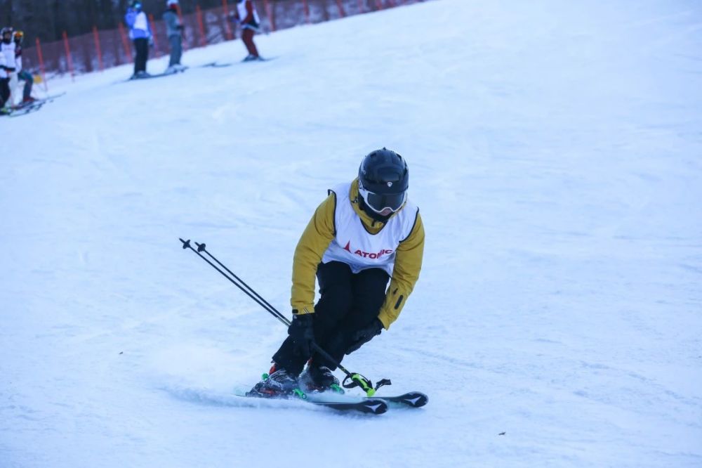 双板滑雪进阶遭遇瓶颈韩国教练支招提升技术
