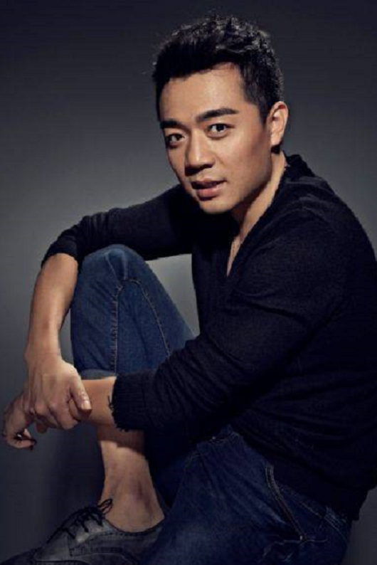 安家的秦涛戏外凭霸王别姬出道拍武打戏时曾险些丧命