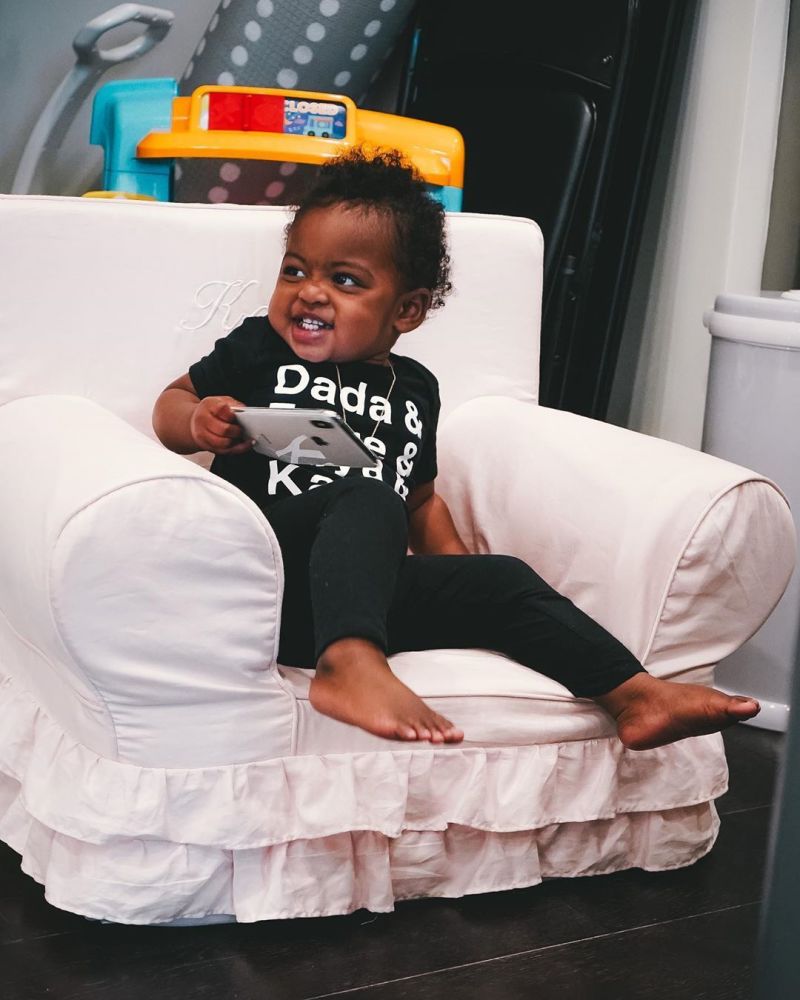 当涉及性别认同成为孩子的问题时,我们也要这么做.