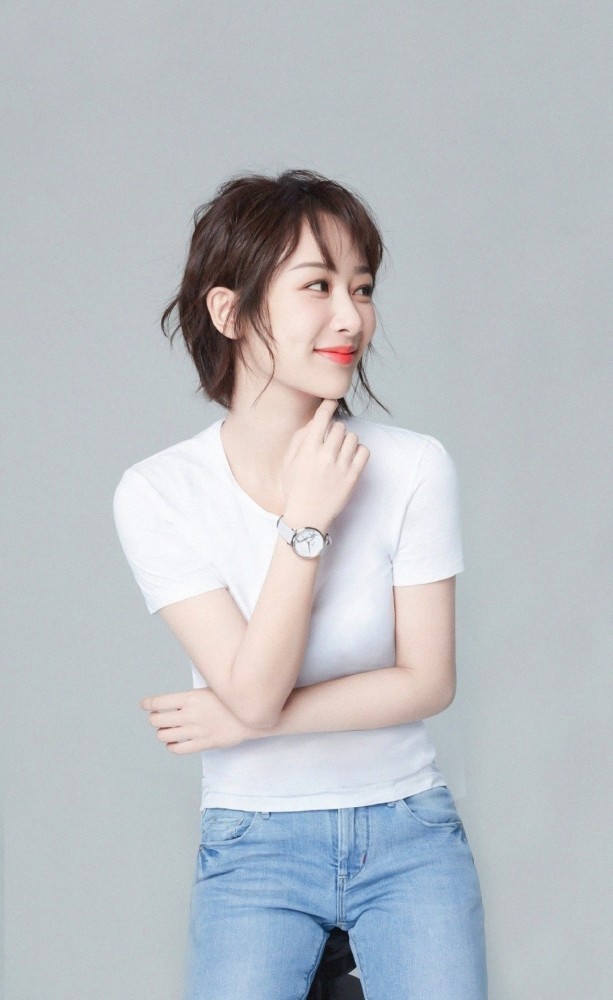 杨紫|杨紫挑战一口吃10片薯片，真吃还是假吃一目了然，嘱咐大家不能截图