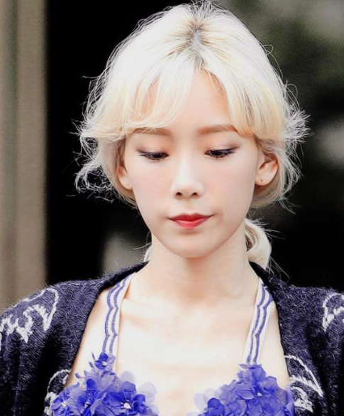 韩国金泰妍生日当天父亲去世,原定当天发布的新专辑,只能延期