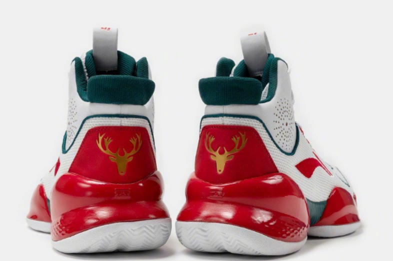 李宁空袭5代圣诞pe版球鞋,麦科勒姆的专属配色战靴,细节搭配简单!