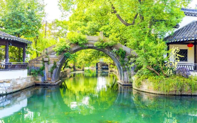 黎里曾名梨花村,又名禊湖.