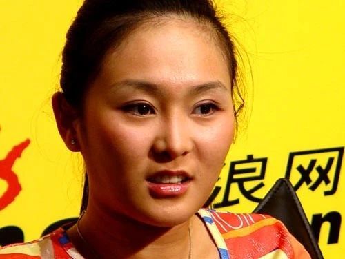 郝璐璐术后接受媒体采访 郝璐璐之后,不少美容整形的节目和活动也开始