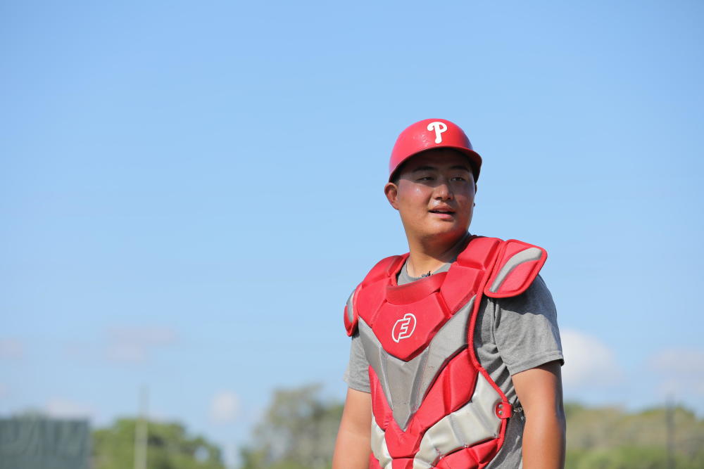 王洋19岁赴美挑战职业棒球从不懂英文睡不着到渴望升级