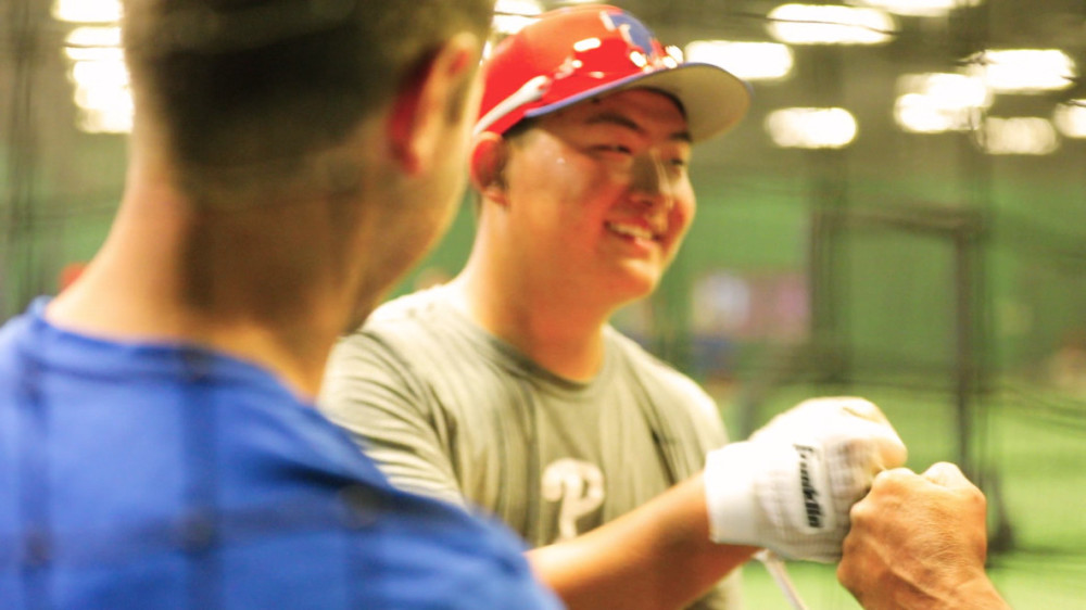 王洋19岁赴美挑战职业棒球从不懂英文睡不着到渴望升级