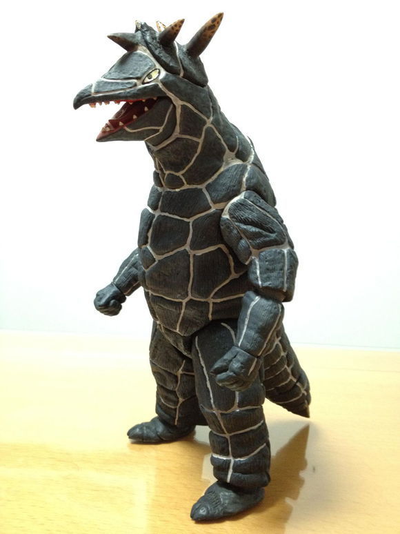 奥特曼宇宙中出现的不同版本的彗星怪兽多拉考来自宇宙的怪兽