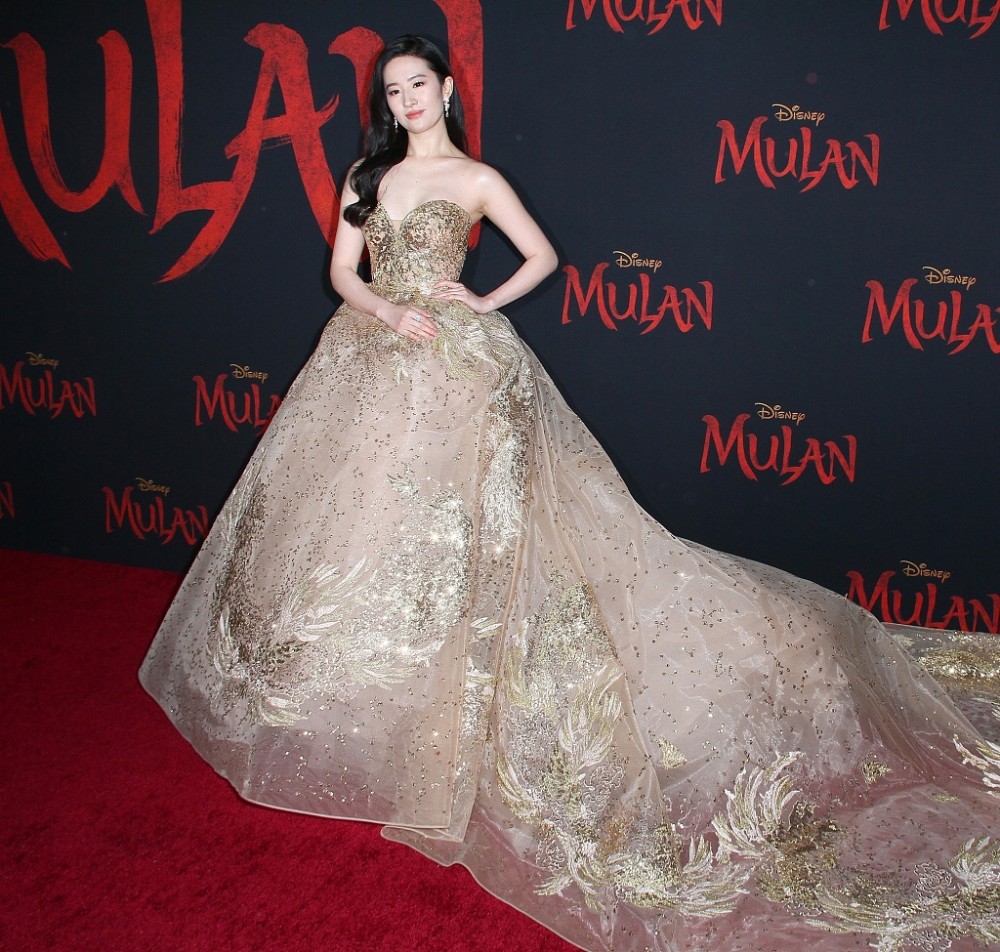 刘亦菲eliesaab凤凰花纹闪金礼服璀璨夺目