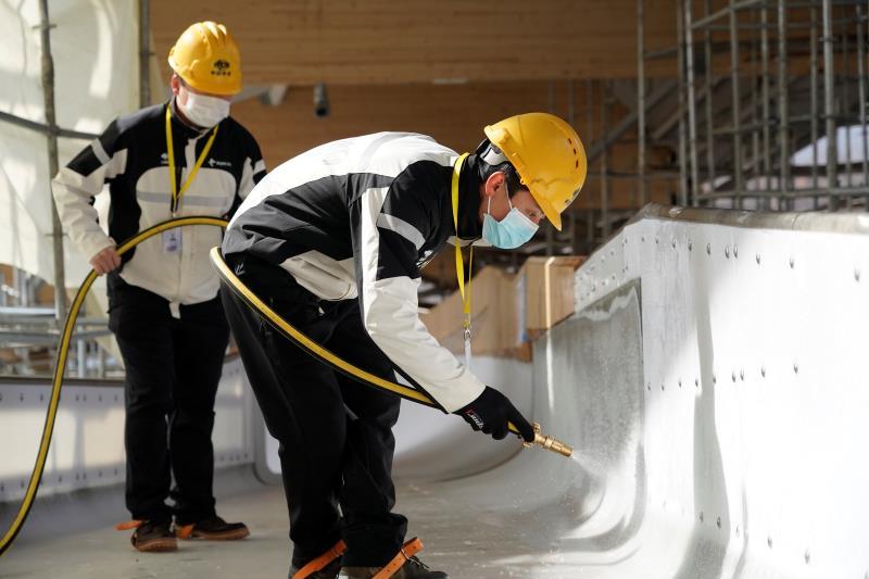 目前,國家雪車雪橇中心賽道製冰修冰團隊經過無數次