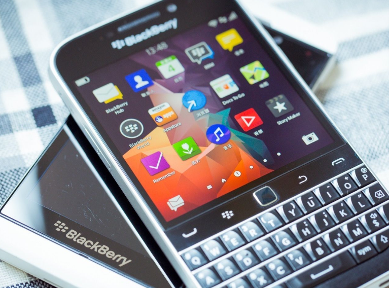 塞班系统不卡顿,占用内存也很小,为啥最后却输给了安卓,苹果?