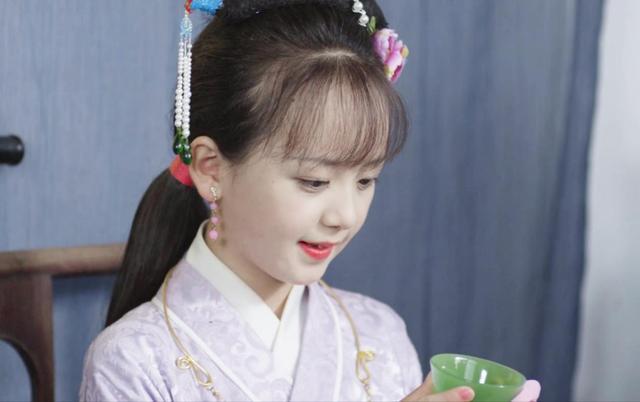 小宝钗长大啦!15岁脸颊发福神似李兰迪,颜值曾被称美到不可方物