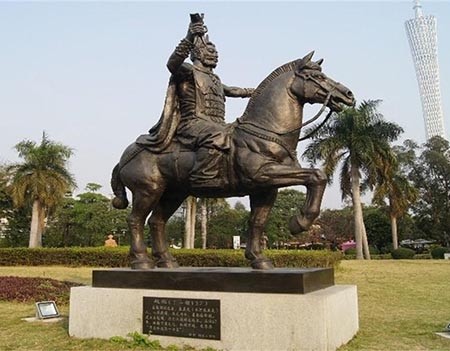 他的9个儿子在先前都已去世,所以只能由年过半百的孙子赵眜(又称赵胡