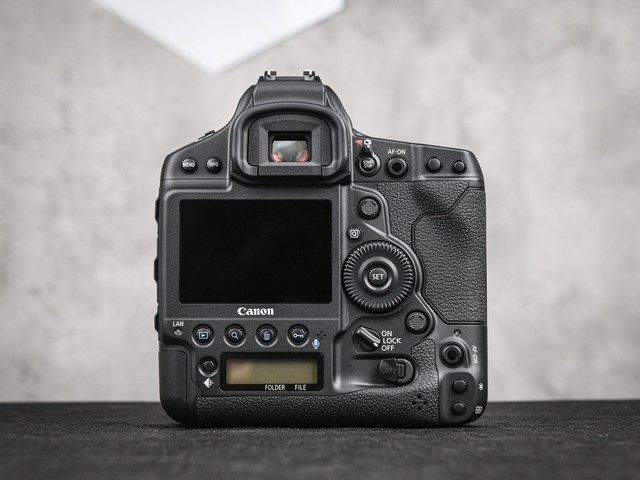 打破相机极限佳能1dxmarkiii旗舰单反评测