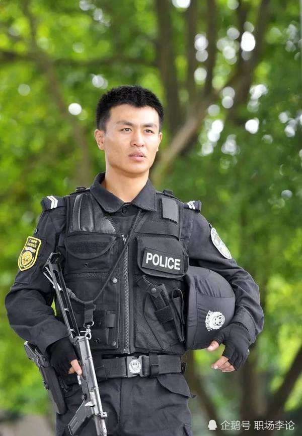 是公安机关招聘的合同工,协助公安民警开展工作,没有执法权,也非公安