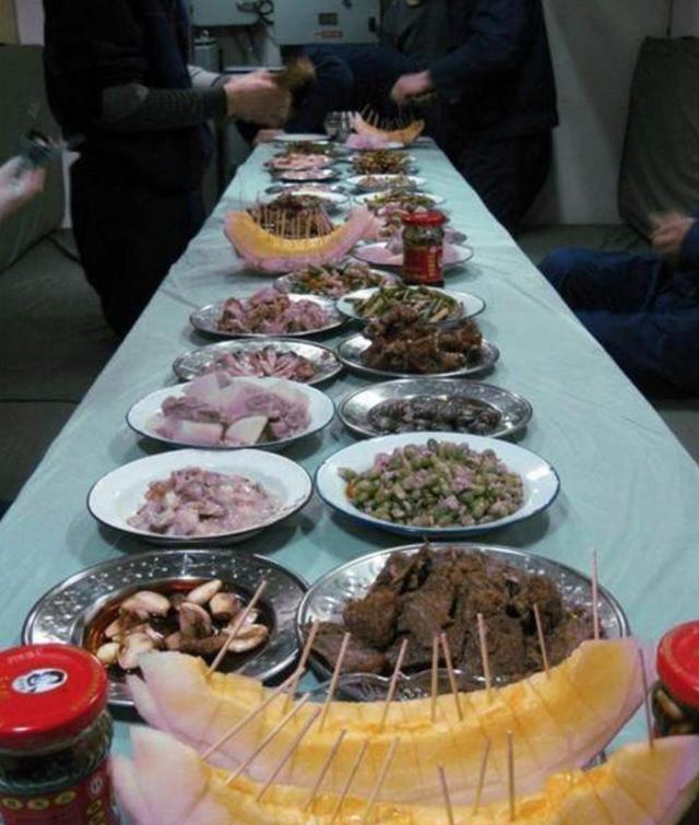 潜艇兵为何伙食最好看看他们的生活环境就明白了
