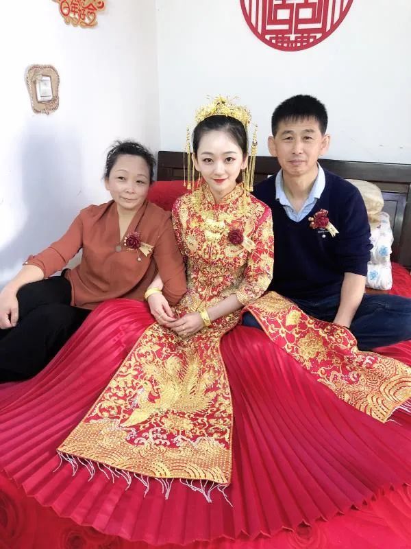 新娘跟妆新趋势：让美丽在细节中绽放