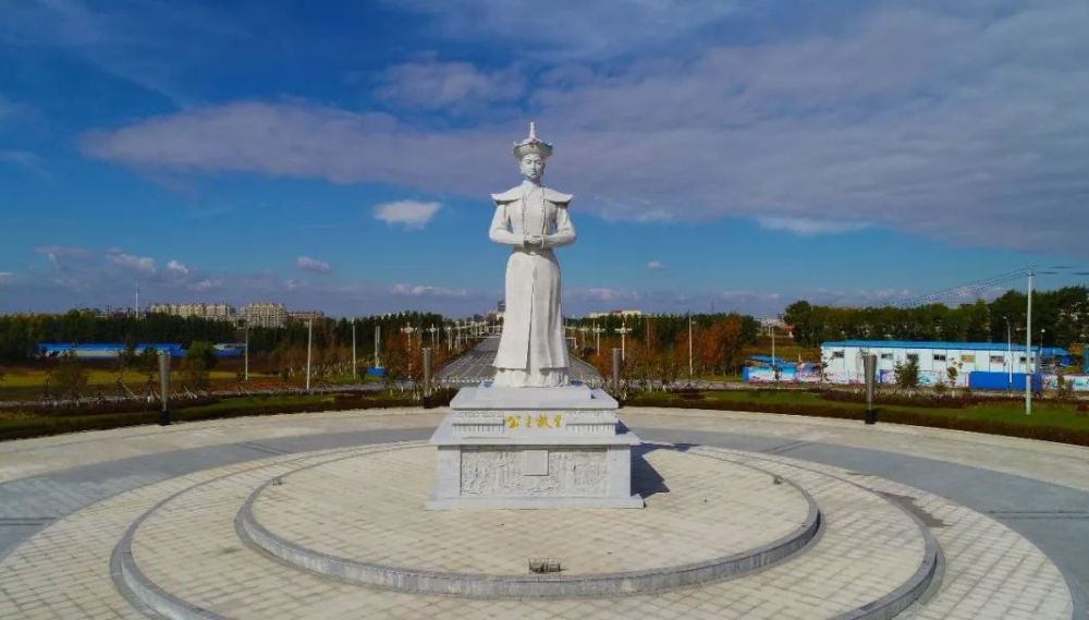 公主岭市,吉林省省直管市,地处吉林省中西部,东辽河中游右岸.