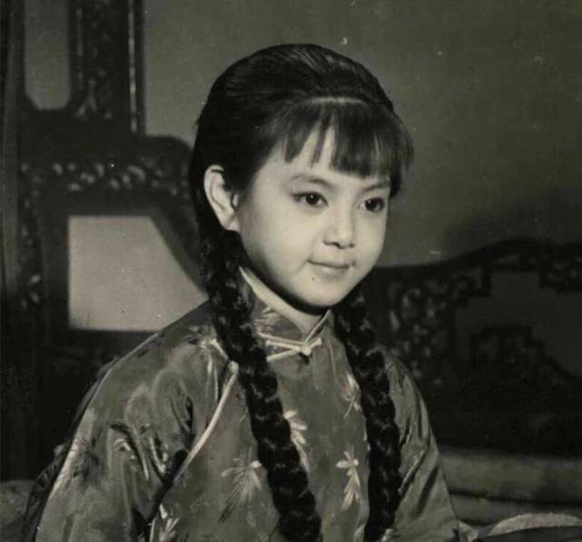 她是63岁"童颜奶奶",曾被王祖贤逼出豪门,如今老了比女儿还美|谢玲玲