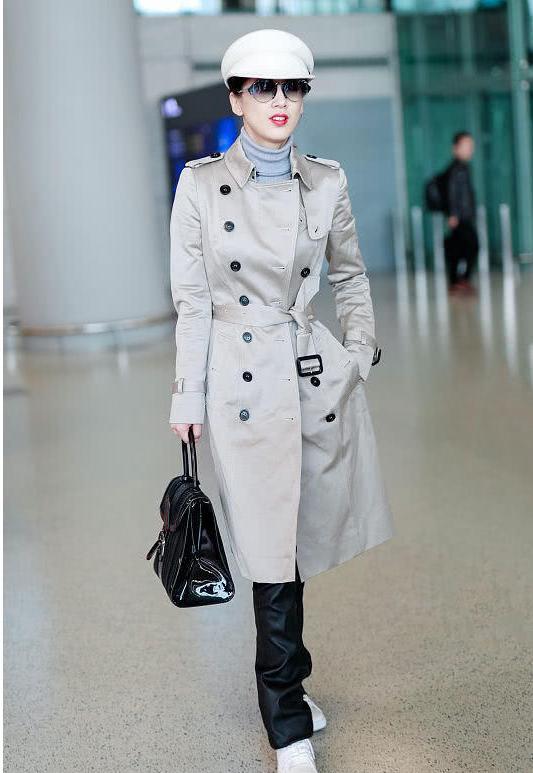 黄圣依被这风衣害惨了,165的身高被显矮10公分,简直没眼看