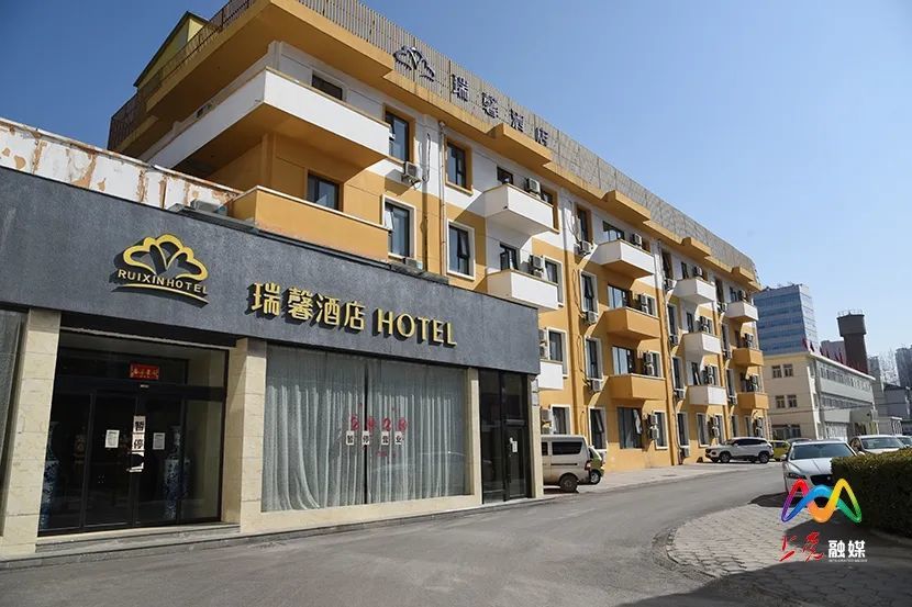而在1月27日这天,长治瑞馨酒店却"意外"地营业了,该酒店入住了一批
