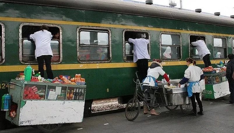 老照片看歷史綠皮火車上的中國人與大正時代的日本