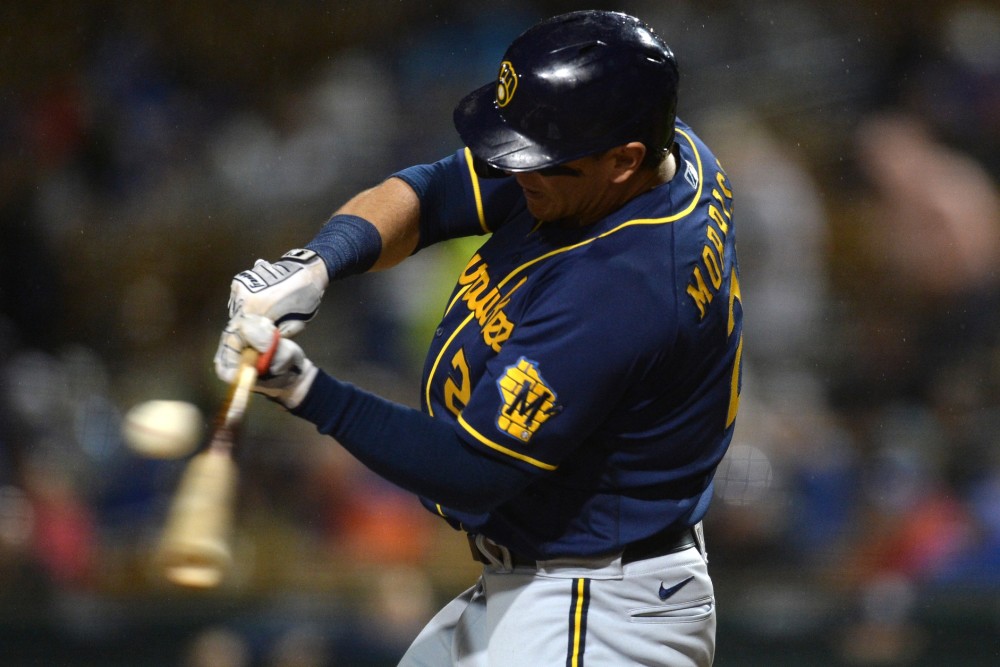 酿酒人派出弗雷迪-佩拉尔塔,道奇则是沃克-比勒先发