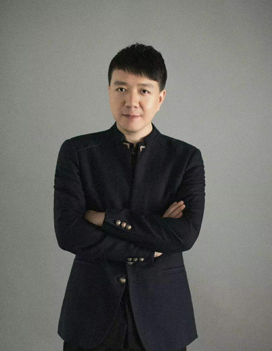 主持人力挺肖战却被怼收钱本人霸气回应我维护的是我的三观